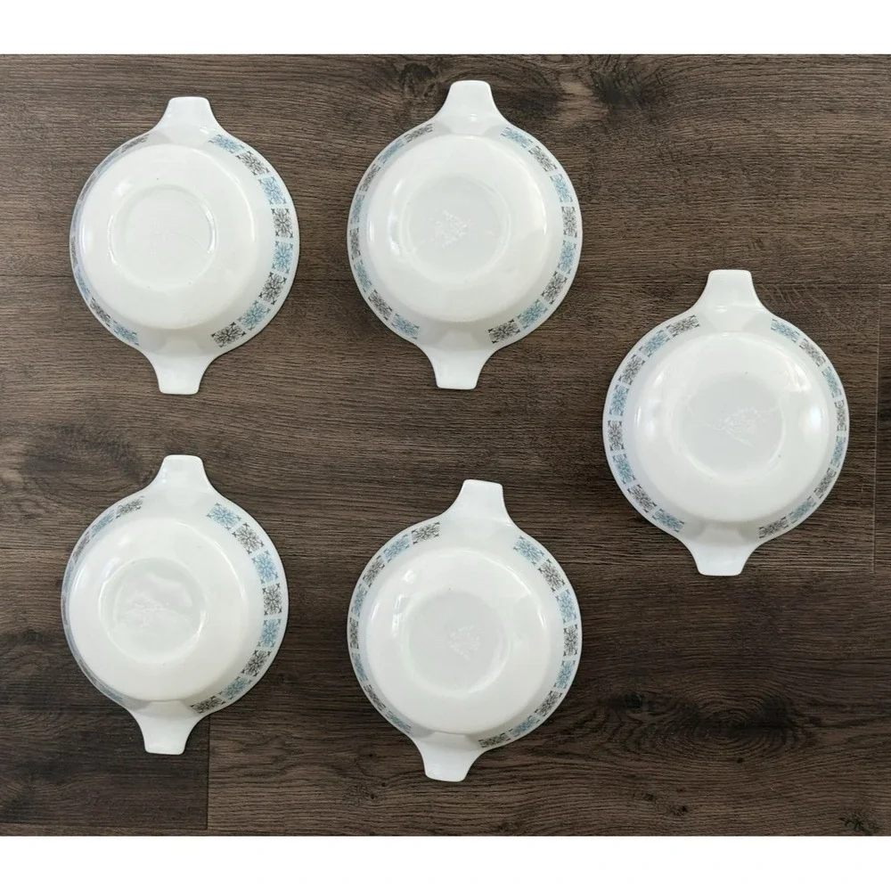Vintage JAJ Pyrex Small 6
